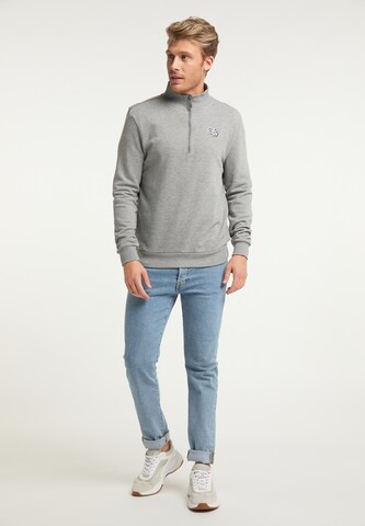 MO Sweatshirt in Grau