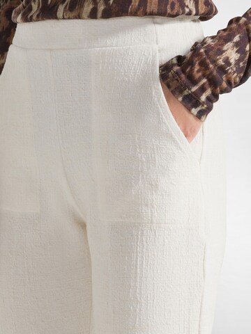 DEHA Slimfit Hose in Weiß