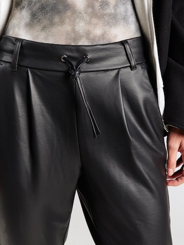 ONLY Слим Брюки со складками 'Poptrash' в Черный