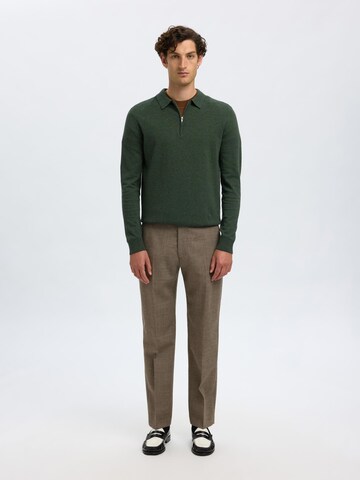 Regular Pantalon à plis SELECTED en marron