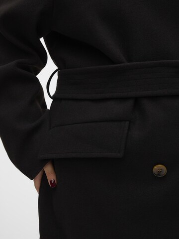 Vero Moda Curve Tussenmantel in Zwart