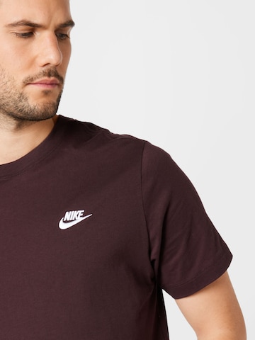Regular fit Maglietta 'Club' di Nike Sportswear in marrone