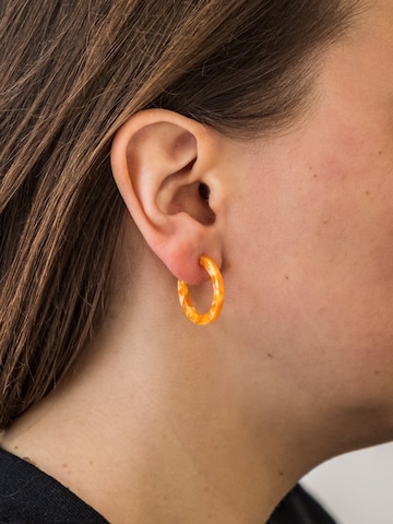 Fräulein Wunder Ohrringe 'Acetat Anni'‌‌‌‌‌ in Orange: Vorderseite