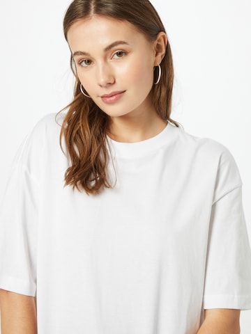 T-shirt Gina Tricot en blanc