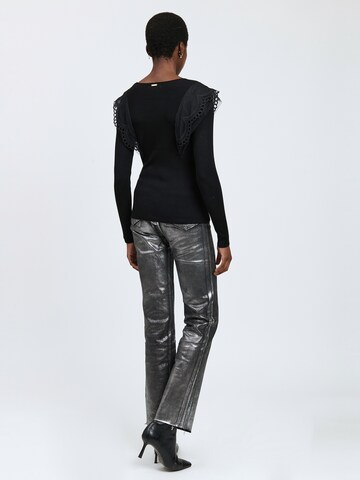 Influencer Sweater in Black