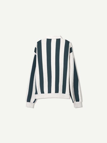 Bershka Sweatshirt in Green