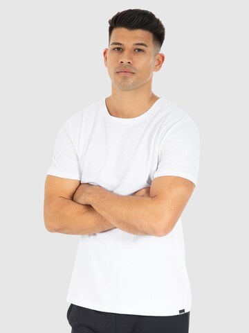 Smilodox T-Shirt 'Karry' in Weiß