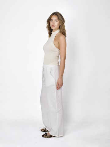 Top in maglia di SHAMBLES in beige