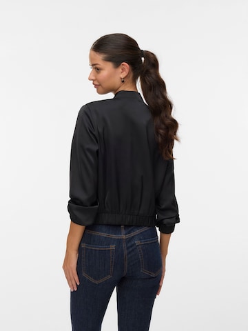 VERO MODA Kurtka przejściowa 'VMELENA' w kolorze czarny