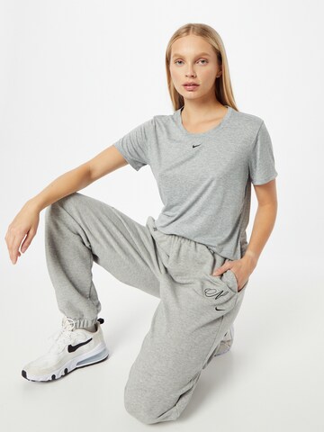 T-shirt fonctionnel NIKE en gris