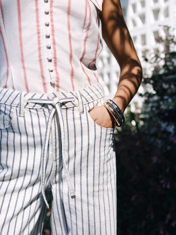 Next Regular Jeans in Weiß