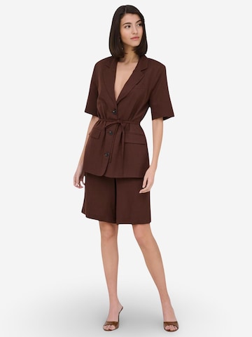 Blazer 'Jdynaomi Linen S/S Belt Blazer Tlr 15373938' di Jaqueline de Yong in marrone: frontale