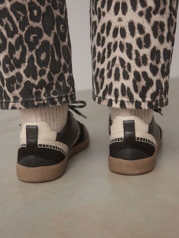 Next Низкие кроссовки 'Forever Comfort®' в Черный