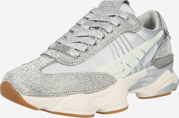 STEVE MADDEN Trampki niskie 'Setback-R' w kolorze srebrny: przód