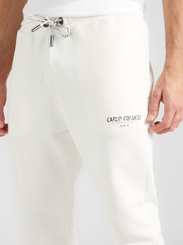 Tapered Pantaloni 'De Salvo' di Carlo Colucci in bianco