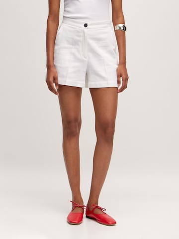 regular Pantaloni 'Vincenza' di EDITED in bianco: frontale