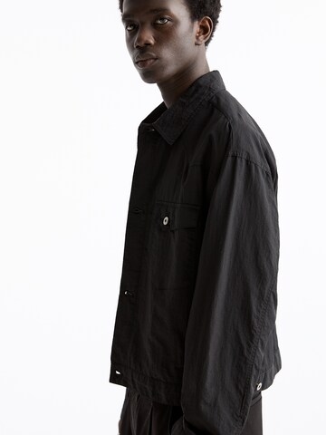 Pull&Bear Tussenjas in Zwart