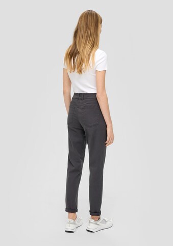 Coupe slim Pantalon chino QS en gris