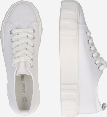 Sneaker bassa 'Hedi' di ABOUT YOU in bianco