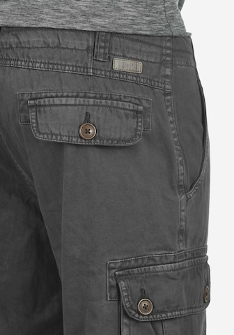 !Solid Regular Cargoshorts 'Vizela' in Grau