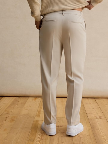 DAN FOX APPAREL Regularen Hlače na rob 'Jesper' | siva barva