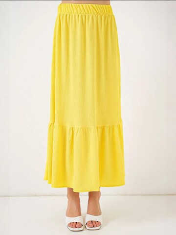 Bigdart Skirt in Yellow: front