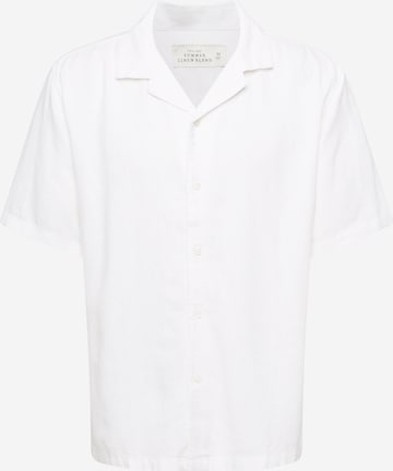 Coupe regular Chemise Abercrombie & Fitch en blanc : devant