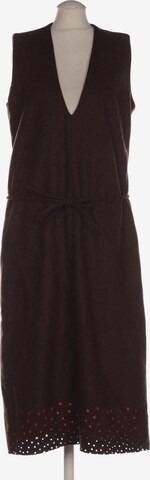 Closed Dress in M in Brown: front