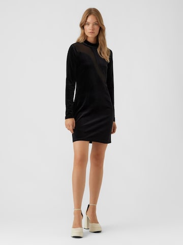 Robe de cocktail 'SUE' VERO MODA en noir