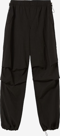 Loosefit Pantaloni di Bershka in nero: frontale