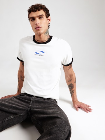 T-Shirt WEEKDAY en blanc : devant