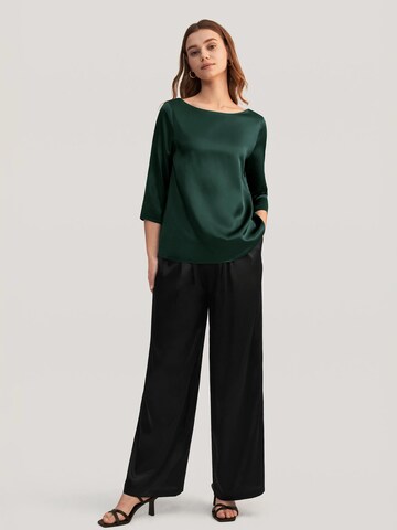 Lilysilk Blouse '3/4 Ärmel Seidenbluse mit Boot-Hals' in Groen
