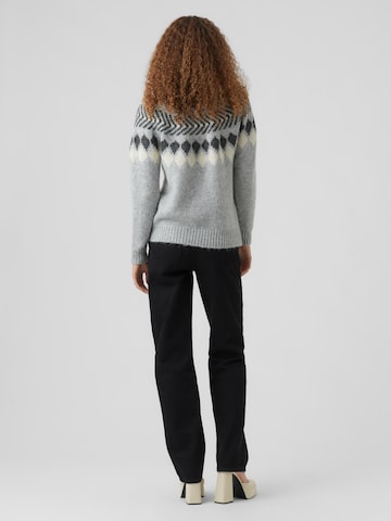 VERO MODA Sweter 'Filippa' w kolorze szary