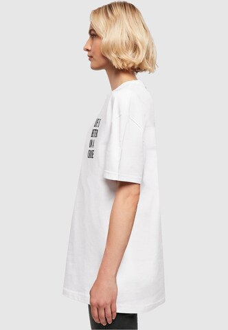 Maglia extra large 'Life Is Better' di Merchcode in bianco