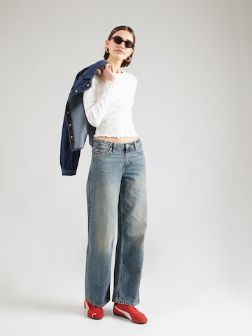 ONLY - Camiseta 'ONLFENJA' en blanco