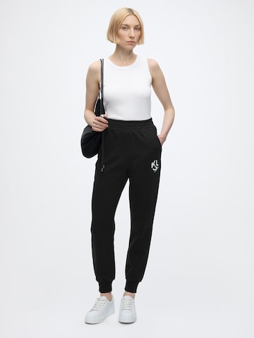 KARL LAGERFELD JEANS Tapered Byxa i svart