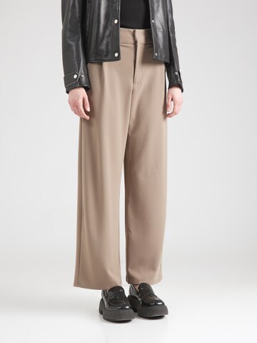 Wide leg Pantaloni con pieghe 'JDYGEGGO' di JDY in marrone: frontale