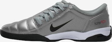Nike Sportswear - Zapatillas deportivas bajas 'T90' en plata: frente