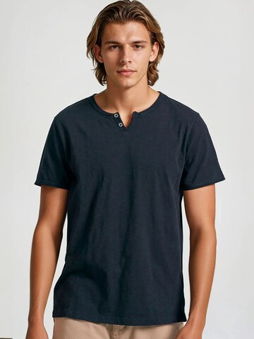 Funky Buddha Shirt in Black: front