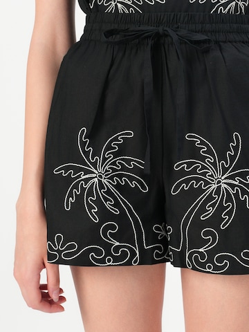 JDY Szabványos Nadrág 'JDYELIZA' - fekete