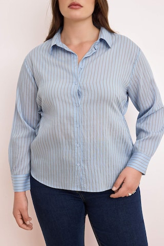 Trendyol Curve - Blusa en azul