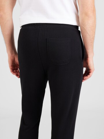 Lyle & Scott Tapered Broek in Zwart