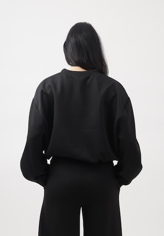 Elara Sweatshirt in Black