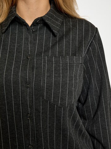 Peppercorn Koszulka 'Kendall' w kolorze szary