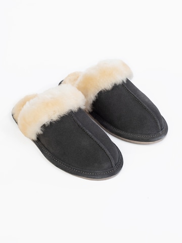 Minnetonka - Pantufa em cinzento