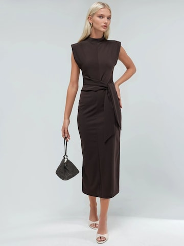 Busem - Vestido de bainha em castanho