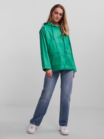 PIECES Between-Season Jacket 'Rainy' in Green