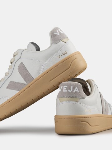 Veja Sneaker 'V-90' in Weiß