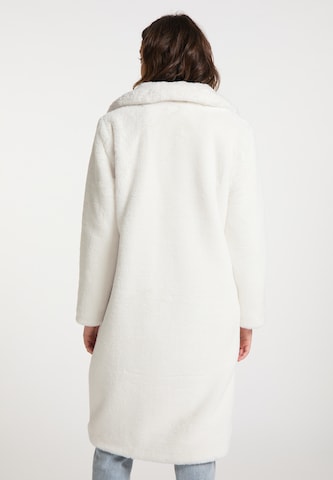 MYMO Between-Seasons Coat in White