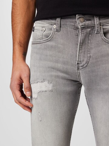 Calvin Klein Jeans Skinny Farkut värissä harmaa